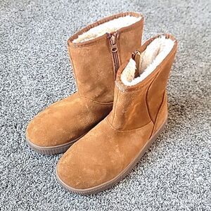GUC! Girl's Fuzzy Boots Sz 4